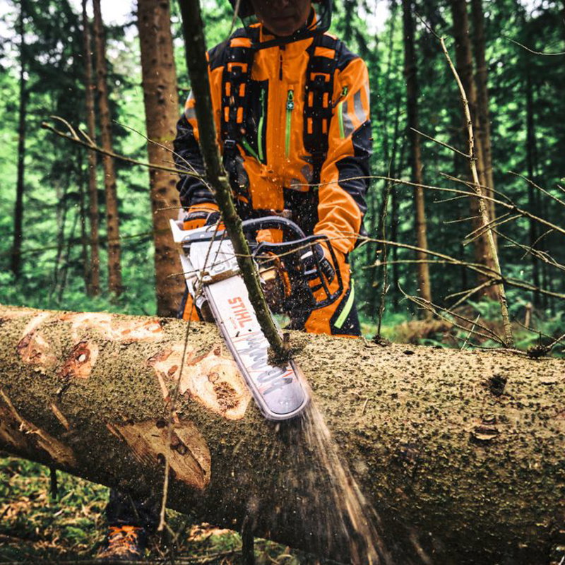 STIHL MS 300 C-M – kompakt och kraftfull motorsåg för professionellt skogsarbete