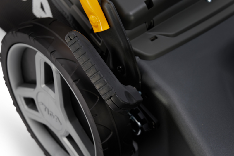 Stiga bensindriven självgående gräsklippare 748 S