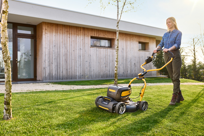 Stiga självgående batteridriven gräsklippare multiclip 747e V kit