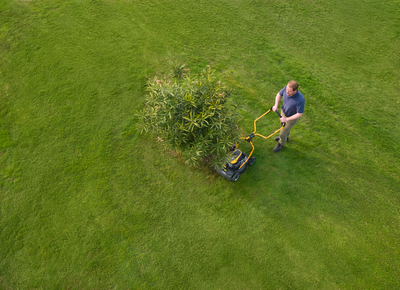 Stiga bensindriven gräsklippare självgående 750 S