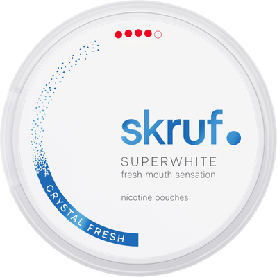 Skruf Superwhite Crystal Fresh Extra Strong fram