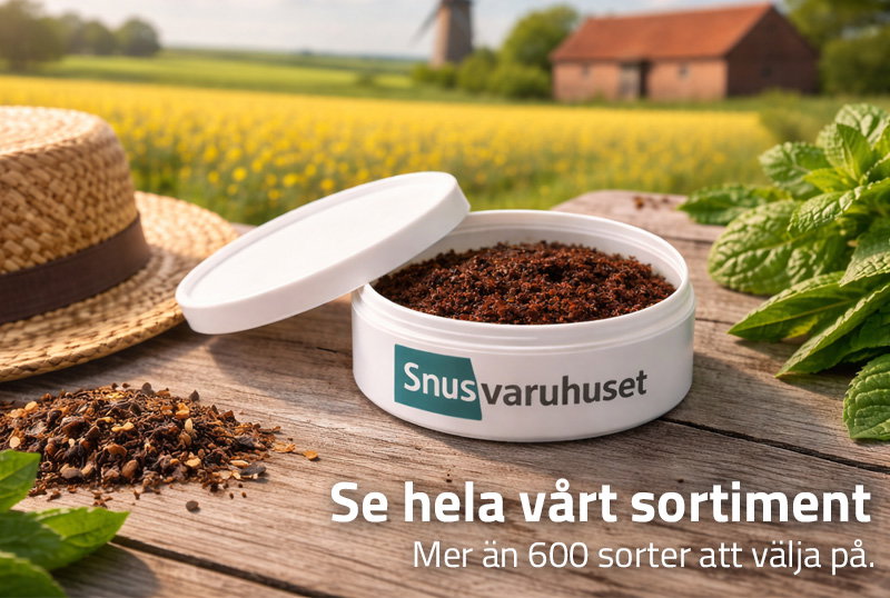 Snusdosa med lössnus i en typisk skånsk bakgrund med rapsfält samt texten "Se hela vårt sortiment - Mer än 600 sorter att välja på"