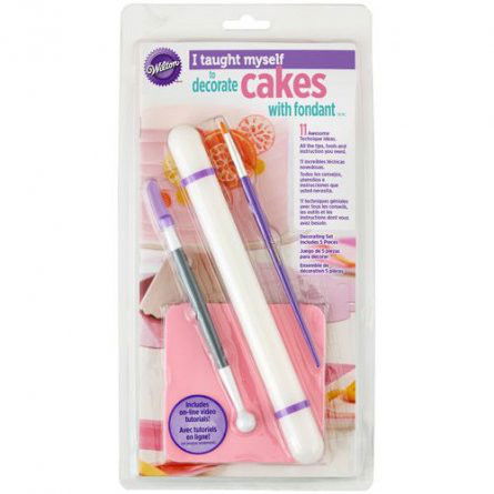 Wilton I Taught Myself - Fondant Cakes