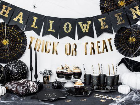 Cupcake wrappers - Trick or Treat