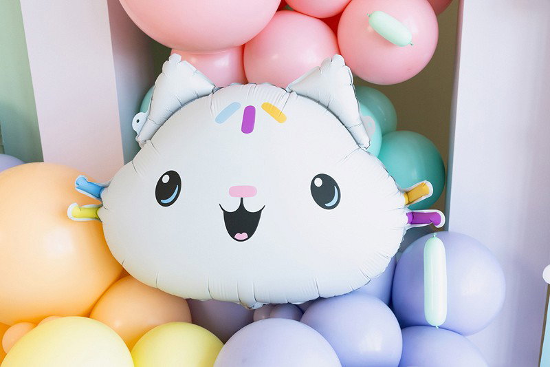 Folieballong Gabbys dockskåp Cakey – 67 × 43 cm