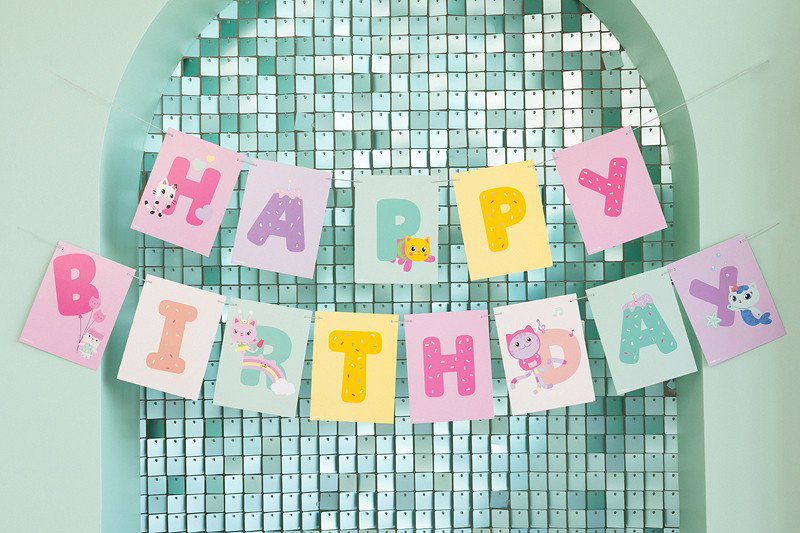 Girlang Gabbys dockskåp Happy Birthday – 180 cm