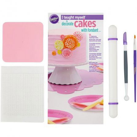 Wilton I Taught Myself - Fondant Cakes