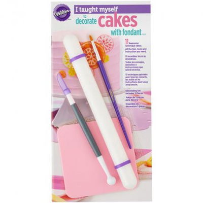 Wilton I Taught Myself - Fondant Cakes