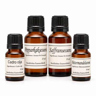Julbakspaket med fyra flaskor: pepparkaka 25 ml, saffran 25 ml, cedroolja 10 ml och bittermandelarom 10 ml