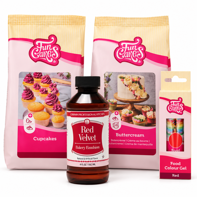 Blood velvet – röda cupcakes med vit kräm och röda streck
