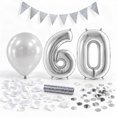 60-års festpaket, Silver, Stor – paketets dekorationer på vit bakgrund
