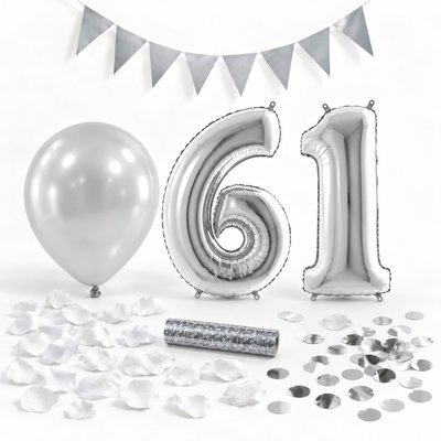 61-års festpaket, Silver, Stor – paketets dekorationer på vit bakgrund