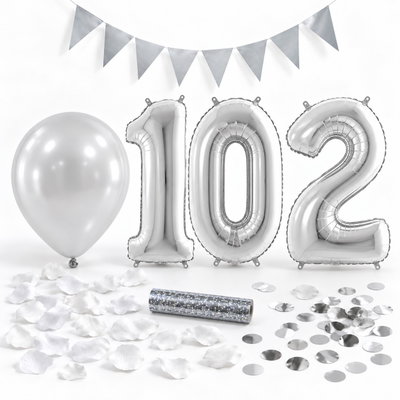 102-års festpaket, Silver, Stor – paketets dekorationer på vit bakgrund