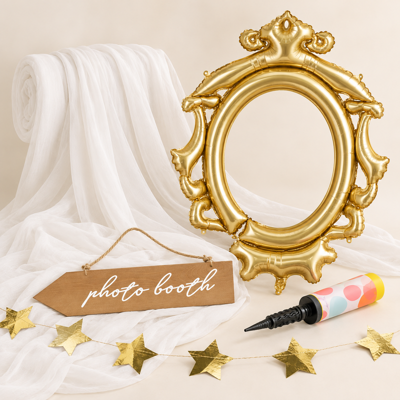 Personalfestens porträttplats – vit textilfond och guldfärgad ram – produktöversikt