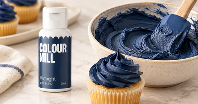 Colour Mill Midnight i smörkräm – användningsbild