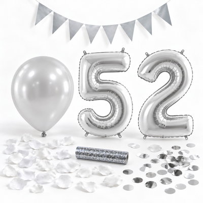 52-års festpaket, Silver, Stor – paketets dekorationer på vit bakgrund