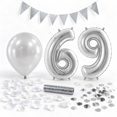 69-års festpaket, Silver, Stor – paketets dekorationer på vit bakgrund