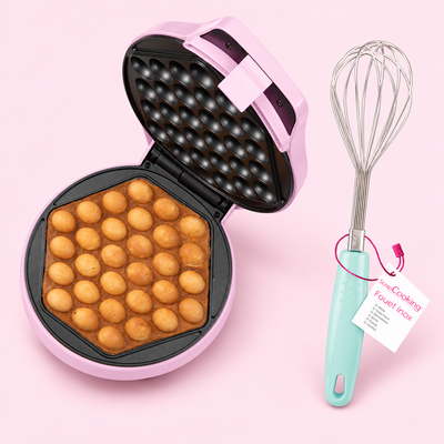 Bubbelvåfflor – våffelmakare och smetvisp – samlingsbild av ingående produkter.