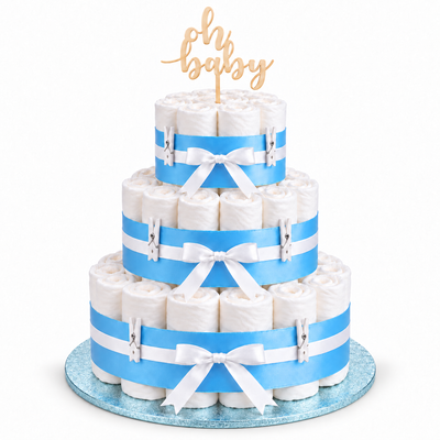 Blöjtårta i tre våningar på babyblå FunCakes-bricka 30,5 cm