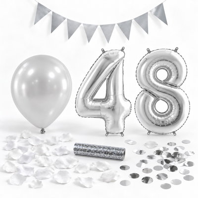 48-års festpaket, Silver, Stor – paketets dekorationer på vit bakgrund