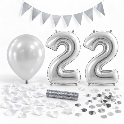 22-års festpaket, Silver, Stor – paketets dekorationer på vit bakgrund