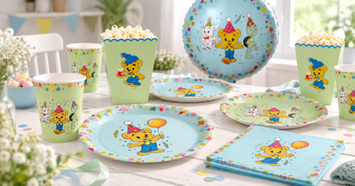 Bamse-dukning med matchande dekorationer – miljöbild