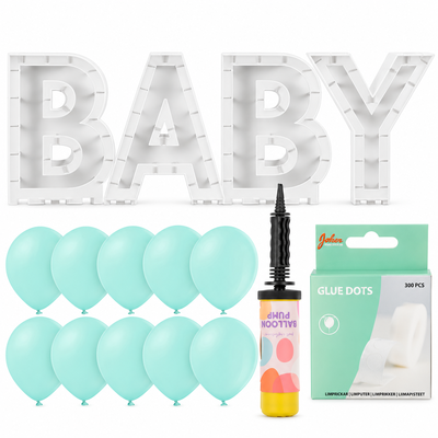 BABY i ballongmosaik – mintfärgad golvinstallation