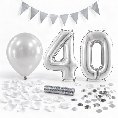 40-års festpaket, Silver, Stor – paketets dekorationer på vit bakgrund