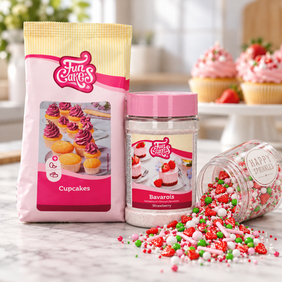 Miljöbild: Jordgubbsfyllda cupcakes med matchande bärströssel