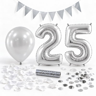 25-års festpaket, Silver, Stor – paketets dekorationer på vit bakgrund