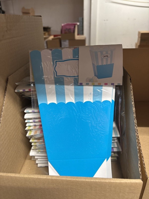 Auktionsreferens: Popcornboxar blå/vit – 8,5 × 10 × 19 cm – 2-pack