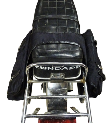 Sadelväskor i svart nylon för Moped och MC