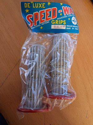 Handtag De Luxe Speed-Way 22/22 mm grå med röd ring Metalplast NOS