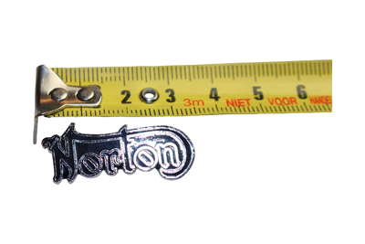 Nålmärke – Cut-Out – Norton – Svart