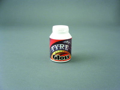 TYRE-GLOSS Svart däckfärg 175 ml – ger däcken högblank finish