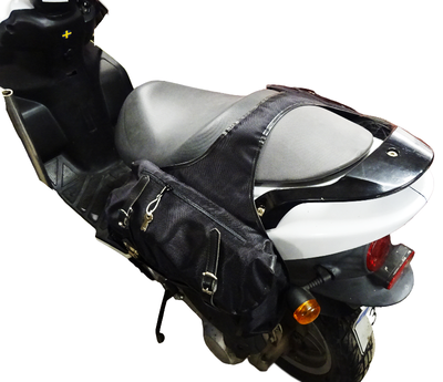 Sadelväskor i svart nylon för Moped och MC